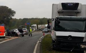 Nesreća: Zabio se u kamion iz BiH i zaradio lakše povrede 