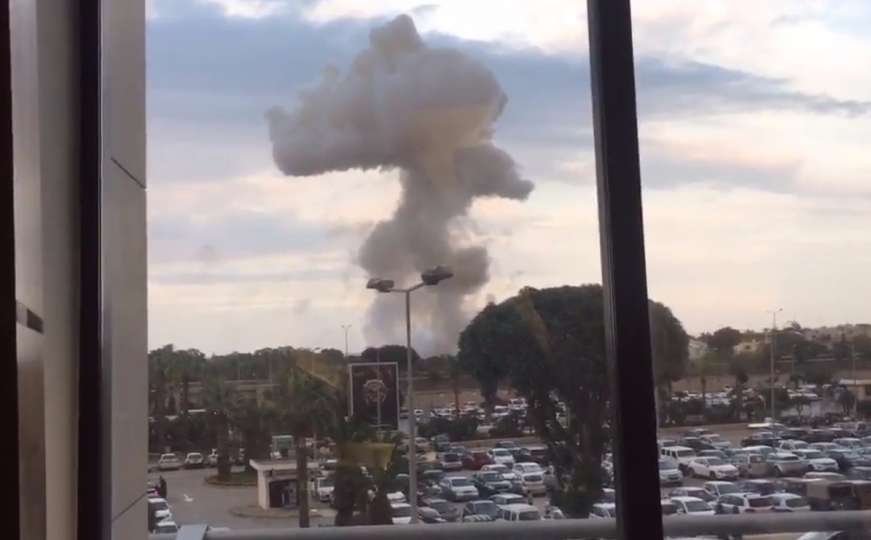 Jaka eksplozija u blizini aerodroma: Gust dim prekrio nebo