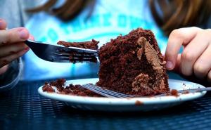 Kako da prestanemo jesti kad smo siti?