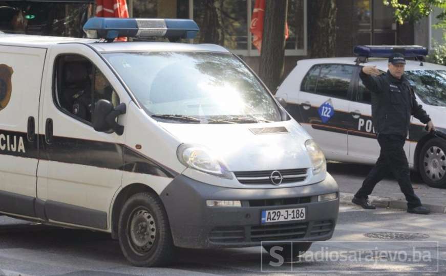 Duguju 16.000 KM: Sarajevska policija oduzela još tri vozila