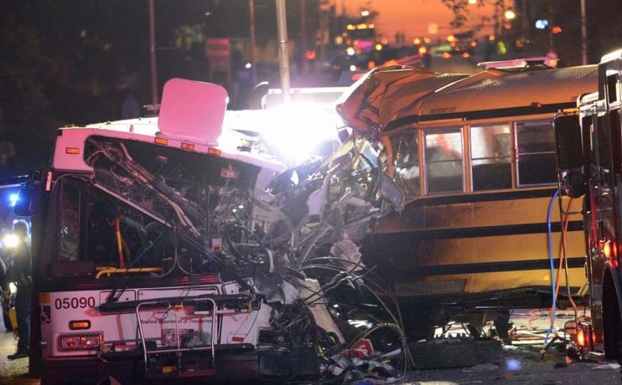 Šest osoba poginulo u sudaru dva autobusa u Baltimoru