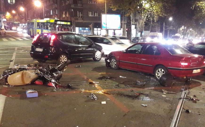 Teška nesreća: Na ulici dijelovi automobila, skutera...