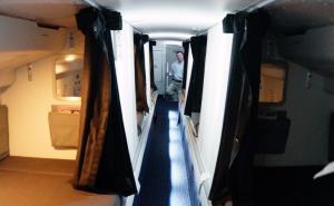 Koja je razlika između direktnog i nonstop leta?