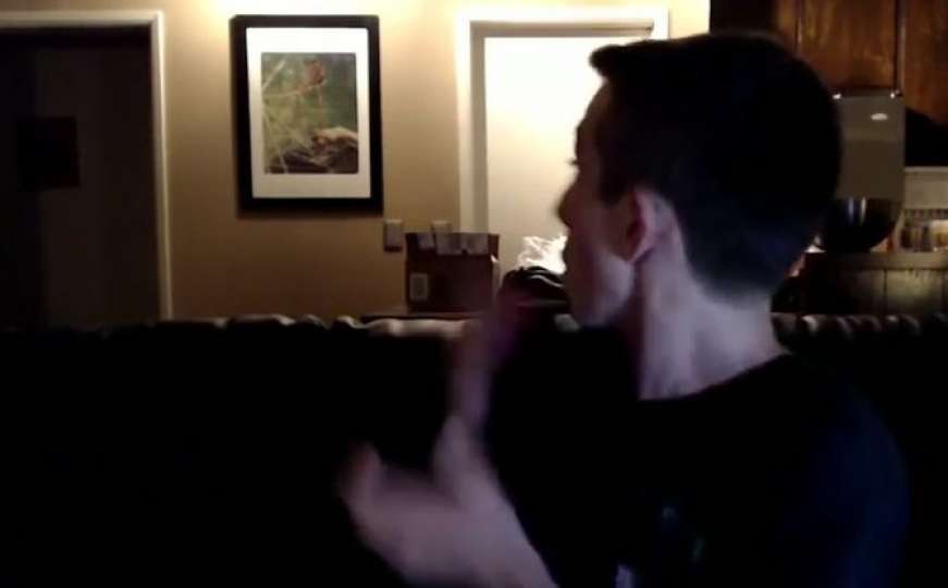 Video prestravio internet: Gejmer uživo prenosio jeziva dešavanja u stanu
