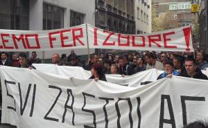 Protesti u Sarajevu: Ako ste vi kriminalci, nismo mi!
