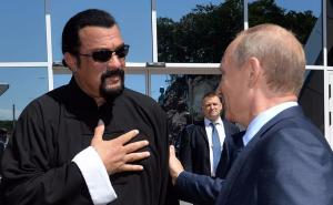 Putin potpisao dekret: Steven Seagal dobio i rusko državljanstvo