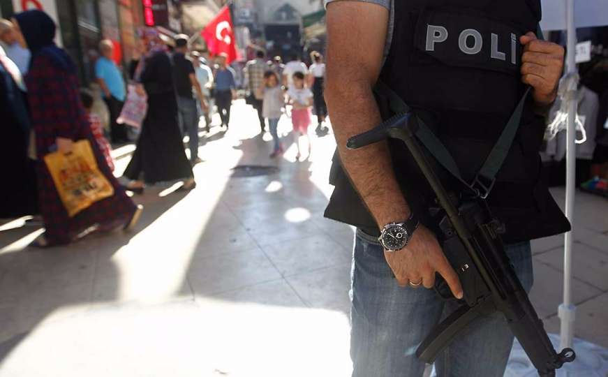 Turske vlasti uhapsile 11 članova prokurdske stranke 