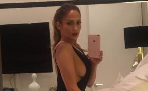 J. Lo objavila seksi fotografiju i zapalila internet