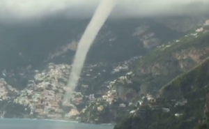 Nove nevolje za građane Italije: Veliki vodeni mlaz pogodio obalu