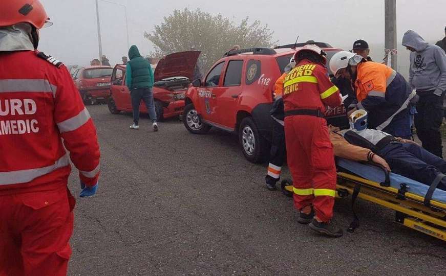Autoput: Troje poginulih, 40 povrijeđenih u lančanom sudaru 30-ak vozila