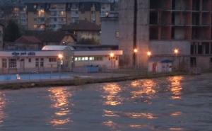 Nabujala Drina - valja balvane i prijeti da potopi ovaj grad