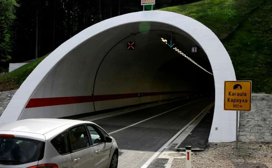 Zbog popriječenog teretnog vozila obustavljen saobraćaj kod tunela Karaula