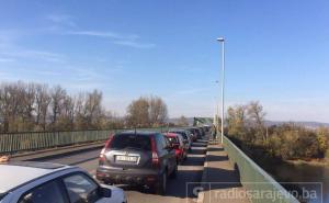 Savjeti za vozače: Obustave saobraćaja, gužve, klizav kolovoz