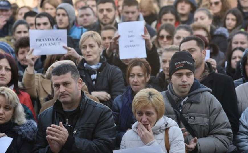 Svi smo mi Jovana: U Gradišci protest građana zbog smrti porodilje