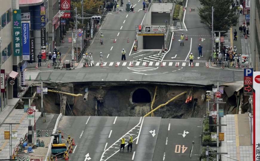 Ti nevjerovatni Japanci: Pogledajte šta su popravili za samo dva dana