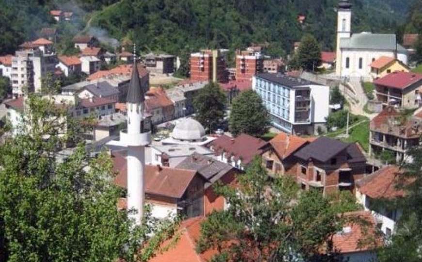 Srebreničani svoja sjećanja danas zatvaraju u vremensku kapsulu