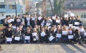 Srednjoškolci iz Bosanske Krupe poslali uznemirujuće poruke vlastima