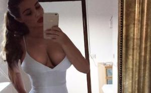 Kakva Kim Kardashian - Seksi Bosanku prati 1,5 miliona ljudi