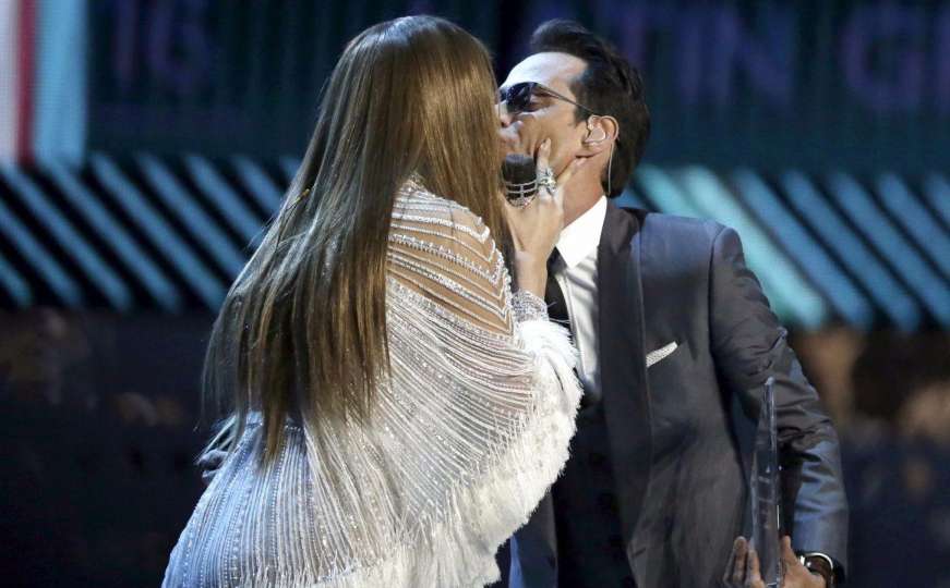 Marc Anthony i Jennifer Lopez zapalili dvoranu vrućim poljupcem