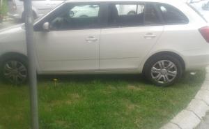 U autu pronađeni muškarac i žena: Ubijeni vatrenim oružjem