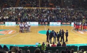 Prepunom Skenderijom se ponovo ori 'Bosna, Bosna'