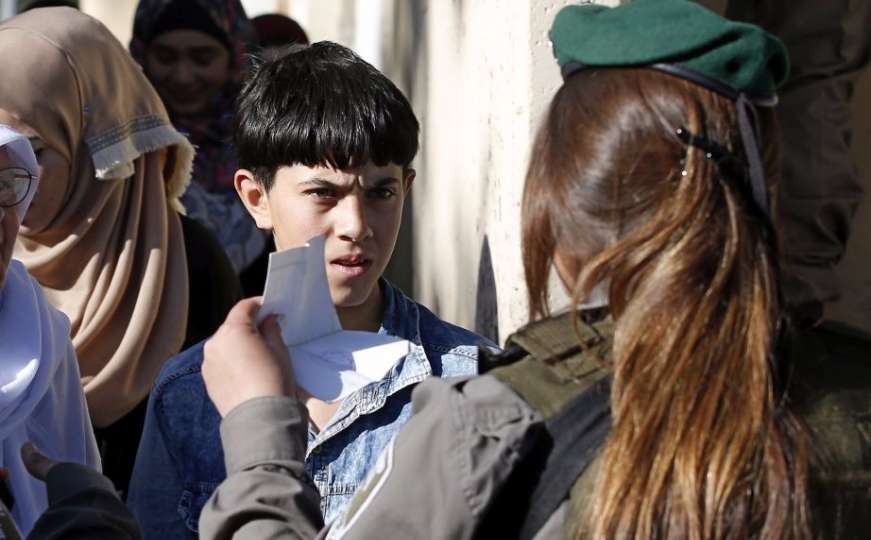 Najmanje 350 palestinskih maloljetnika je u izraelskim zatvorima 