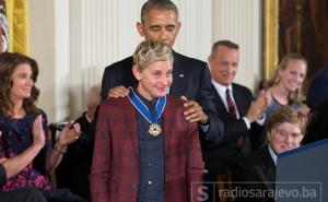 Ellen DeGeneres u suzama na dodjeli priznanja u Bijeloj kući