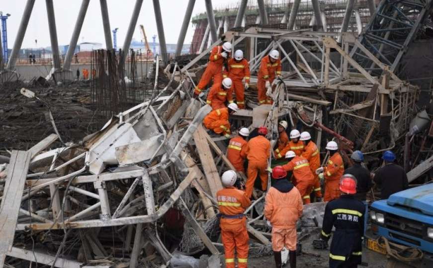 U rušenju tornja elektrane poginulo 40 osoba