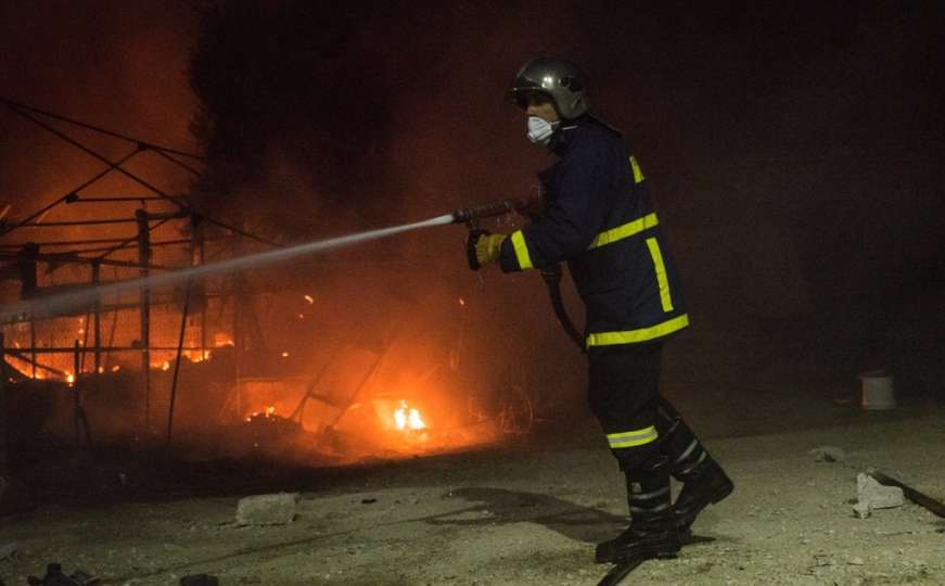 U požaru u izbjegličkom kampu dvije osobe smrtno stradale
