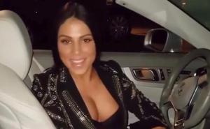 Izazovna Sandra Afrika poslala poruku Pjaniću: Vidimo se u Torinu