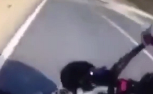 Kamerom na kacigi snimio jurnjavu motociklom okončanu tragičnom nesrećom 