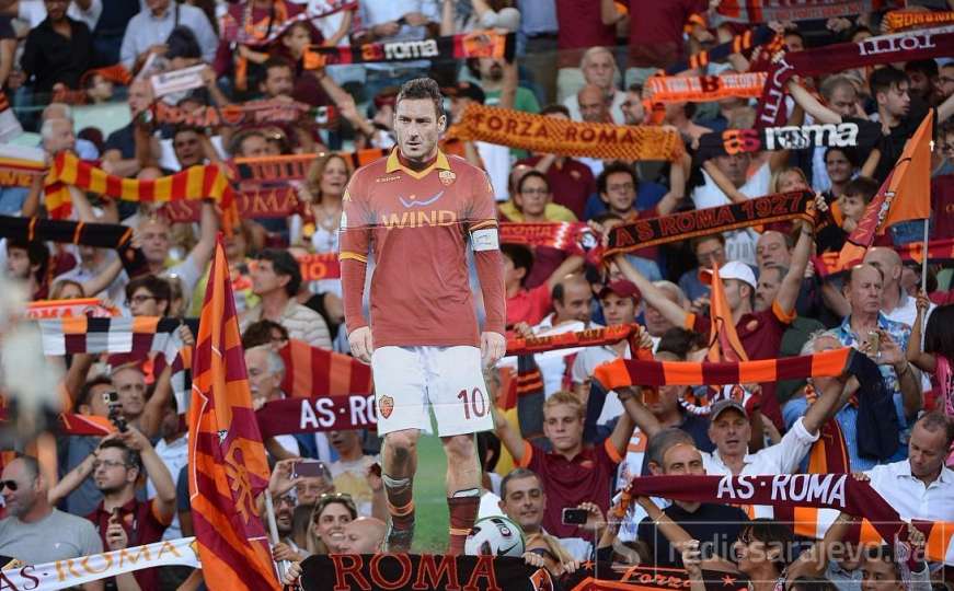 Totti otišao da moli navijače Rome: Vratite se, trebate nam
