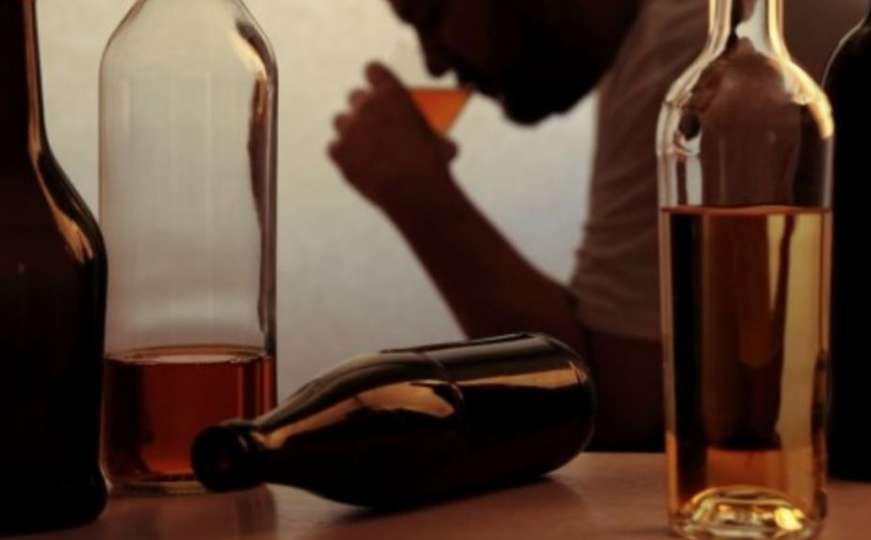 Ljekari pomogli 41-godišnjem alkoholičaru da se ubije