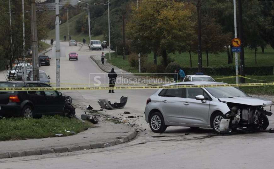Sudar dva vozila u Mionici: Saobraćaj obustavljen, ima i povrijeđenih