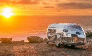 Bowlus Road Chief Lithium +: Nostalgična kamp-prikolica