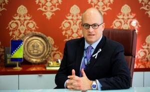 Jonathan Moore: Ne može biti saradnje s Fikretom Abdićem, on je ratni zločinac