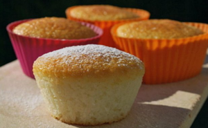 Nježni kokos muffini bez jaja i miksera