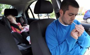 Zakon stupio na snagu: Nema pušenja u automobilima u kojima su djeca