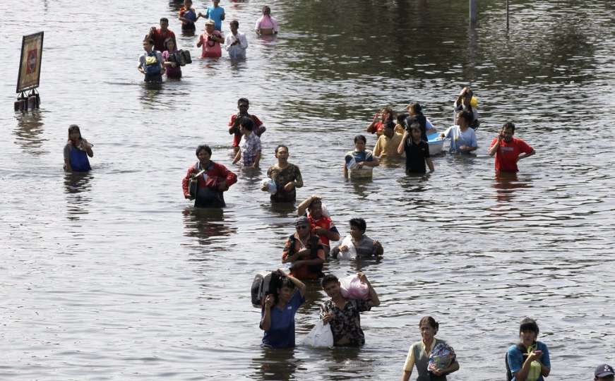 Poplave na Tajlandu: 14 mrtvih, tri nestale osobe, pogođeno pola miliona ljudi