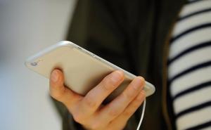 Ovaj telefon ostaje bez starog ulaza za slušalice