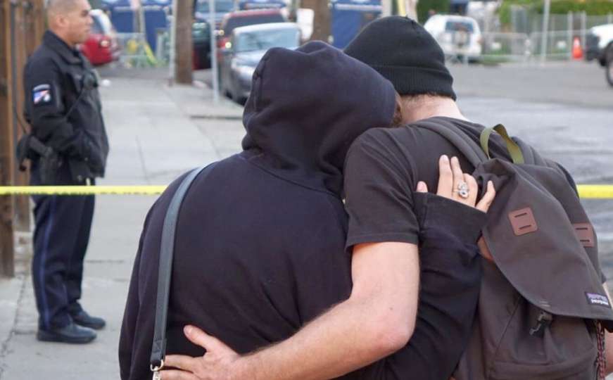 “Mama, umirem”: Potresne posljednje poruke žrtava požara u Oaklandu