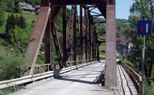 Teško povrijeđen maloljetnik kojeg je udario kombi