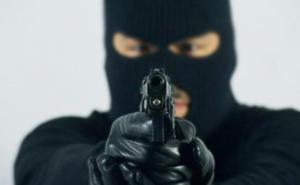 Uz prijetnju pištoljem opljačkali apoteku