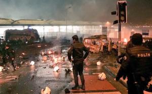 Pogledajte prve fotografije s mjesta eksplozije, 20 policajaca povrijeđeno