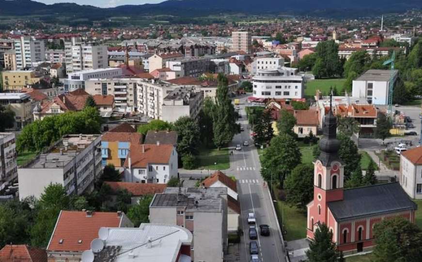 Pijana baba udarila pješaka i pobjegla, naredni dan udarila u policijski auto