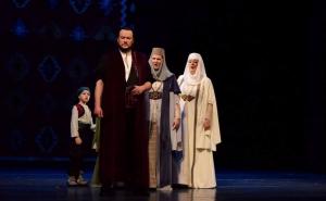 Subota u NPS-u: Otac i sin Šarić pjevaju na istoj sceni 