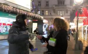 Pogledajte kako Beograđani reaguju kad im na ulici dijele HRVATSKE čokoladice