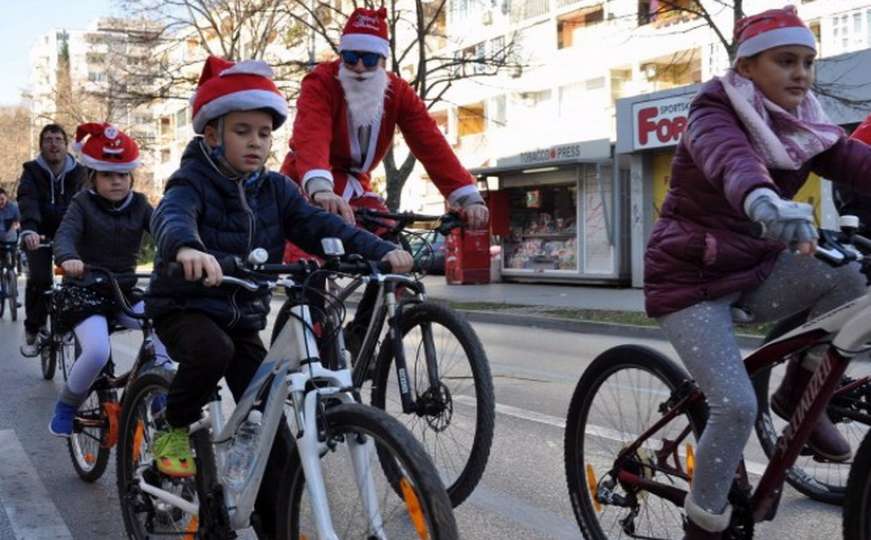 U Mostaru održana biciklijada Djeda Mrazova