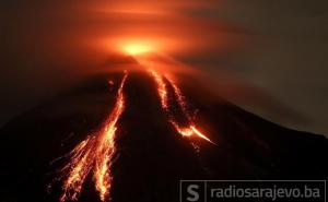 Proradio Colima, "Vatreni vulkan"