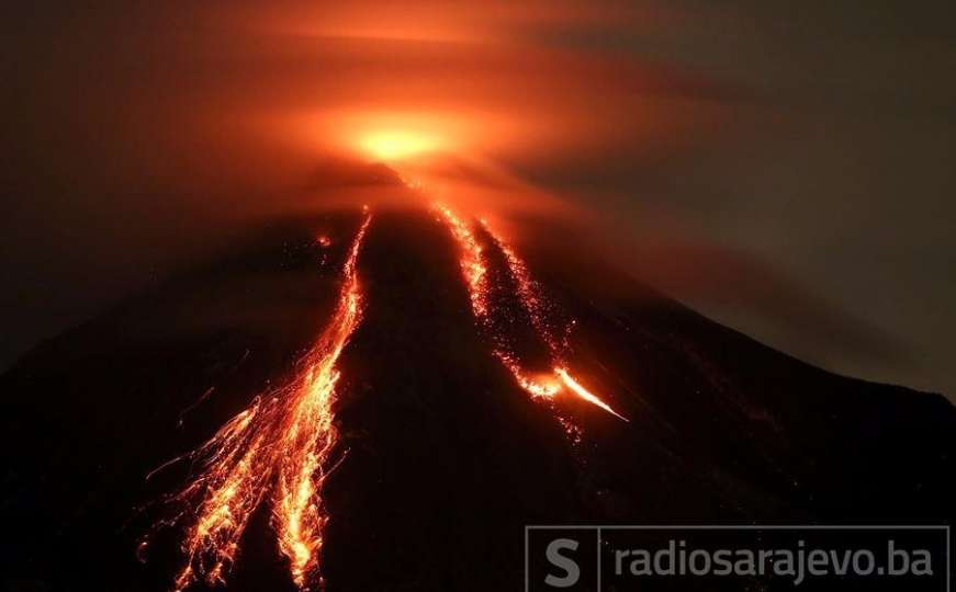 Proradio Colima, "Vatreni vulkan"